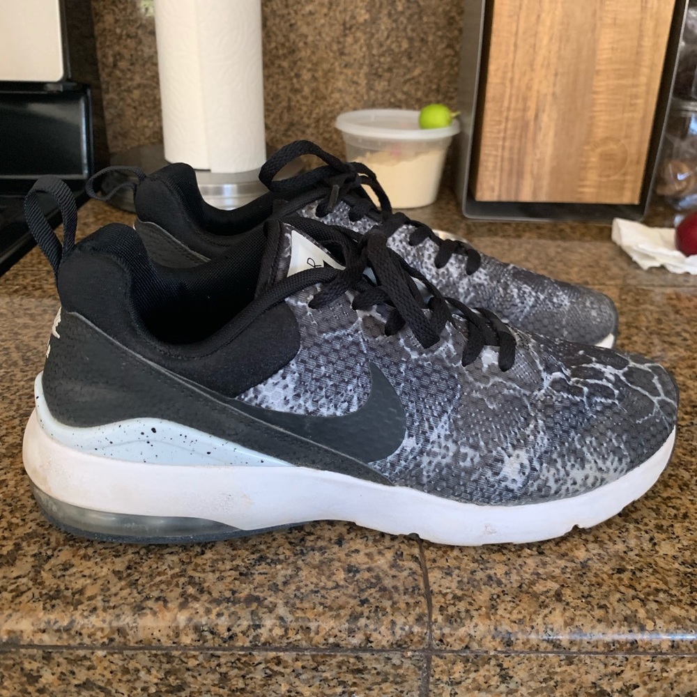 Snakeskin Nike Air Max Women’s Size 8